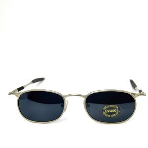 NWT Vintage  silver oval  metal sunglasses size 49mm-20mm-135mm